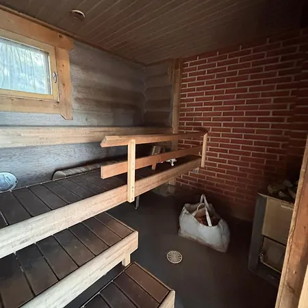 木屋 Kalliorinteen Moekit Kalliopirtti